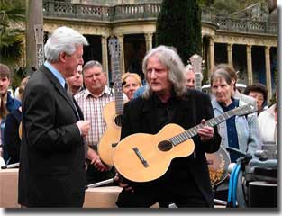 Paul Brett with Michael Aspel on BBC TV's 'Antiques Roadshow'